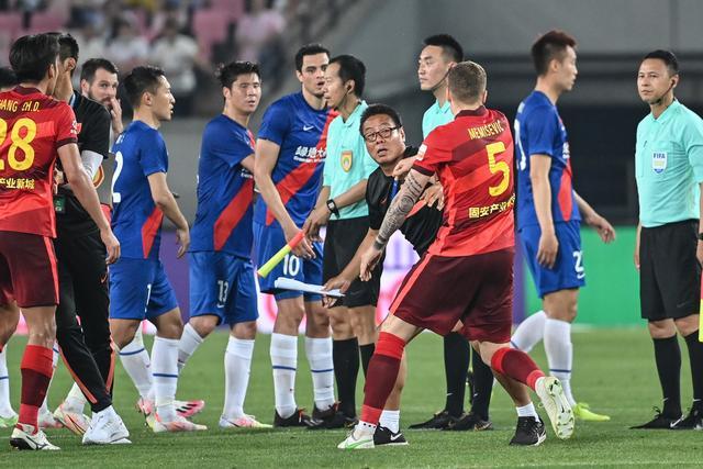 精选双色球专家：韩菲领衔四大专家同中二等105万