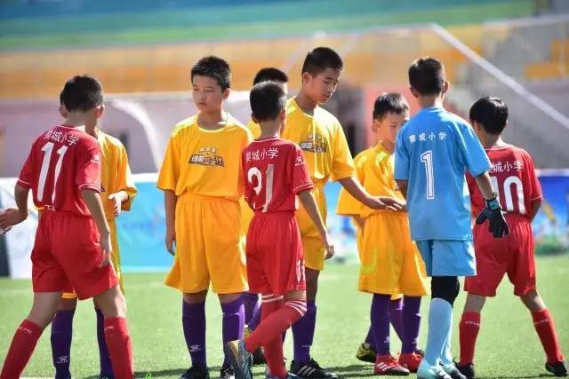 约基奇三节19+14+11 掘金大胜老鹰回西部第一