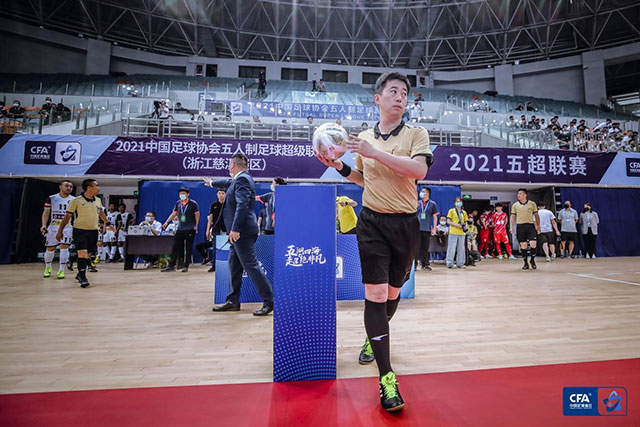 郭艾伦表示没有怨恨和委屈 在直播中一度哽咽